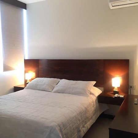 Hermoso y Único Apartamento Moderno, en pleno centro de Santa Cruz, con Netflix Wi-Fi de 60 MB, Estacionamiento Gratis y AC en todos los ambientes Santa Cruz de La Sierra Exterior foto