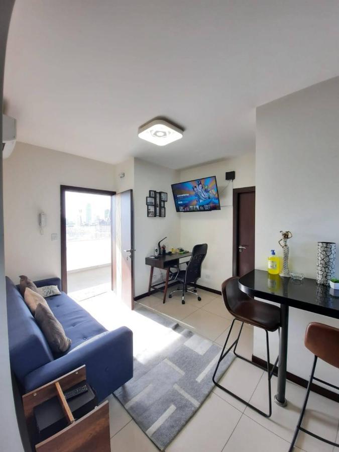 Hermoso y Único Apartamento Moderno, en pleno centro de Santa Cruz, con Netflix Wi-Fi de 60 MB, Estacionamiento Gratis y AC en todos los ambientes Santa Cruz de La Sierra Exterior foto