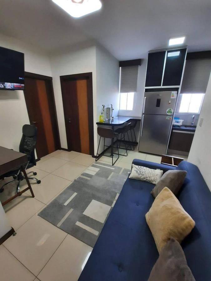 Hermoso y Único Apartamento Moderno, en pleno centro de Santa Cruz, con Netflix Wi-Fi de 60 MB, Estacionamiento Gratis y AC en todos los ambientes Santa Cruz de La Sierra Exterior foto