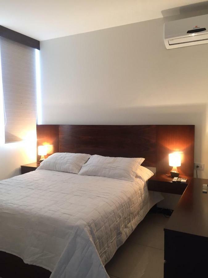 Hermoso y Único Apartamento Moderno, en pleno centro de Santa Cruz, con Netflix Wi-Fi de 60 MB, Estacionamiento Gratis y AC en todos los ambientes Santa Cruz de La Sierra Exterior foto