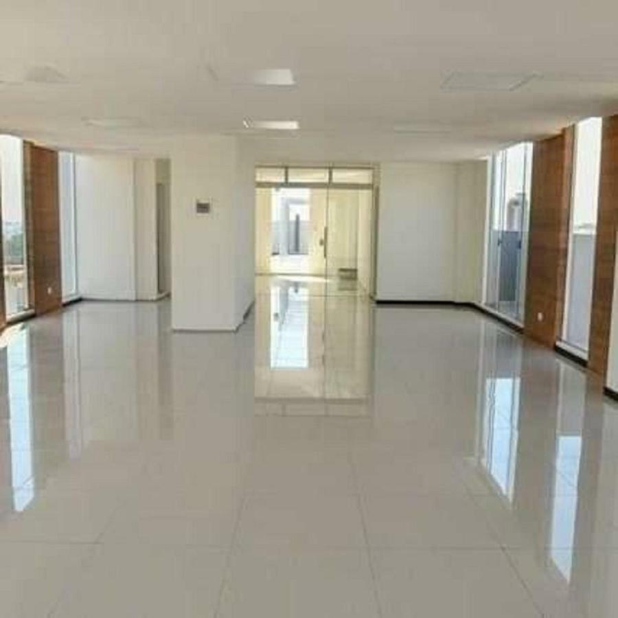 Hermoso y Único Apartamento Moderno, en pleno centro de Santa Cruz, con Netflix Wi-Fi de 60 MB, Estacionamiento Gratis y AC en todos los ambientes Santa Cruz de La Sierra Exterior foto