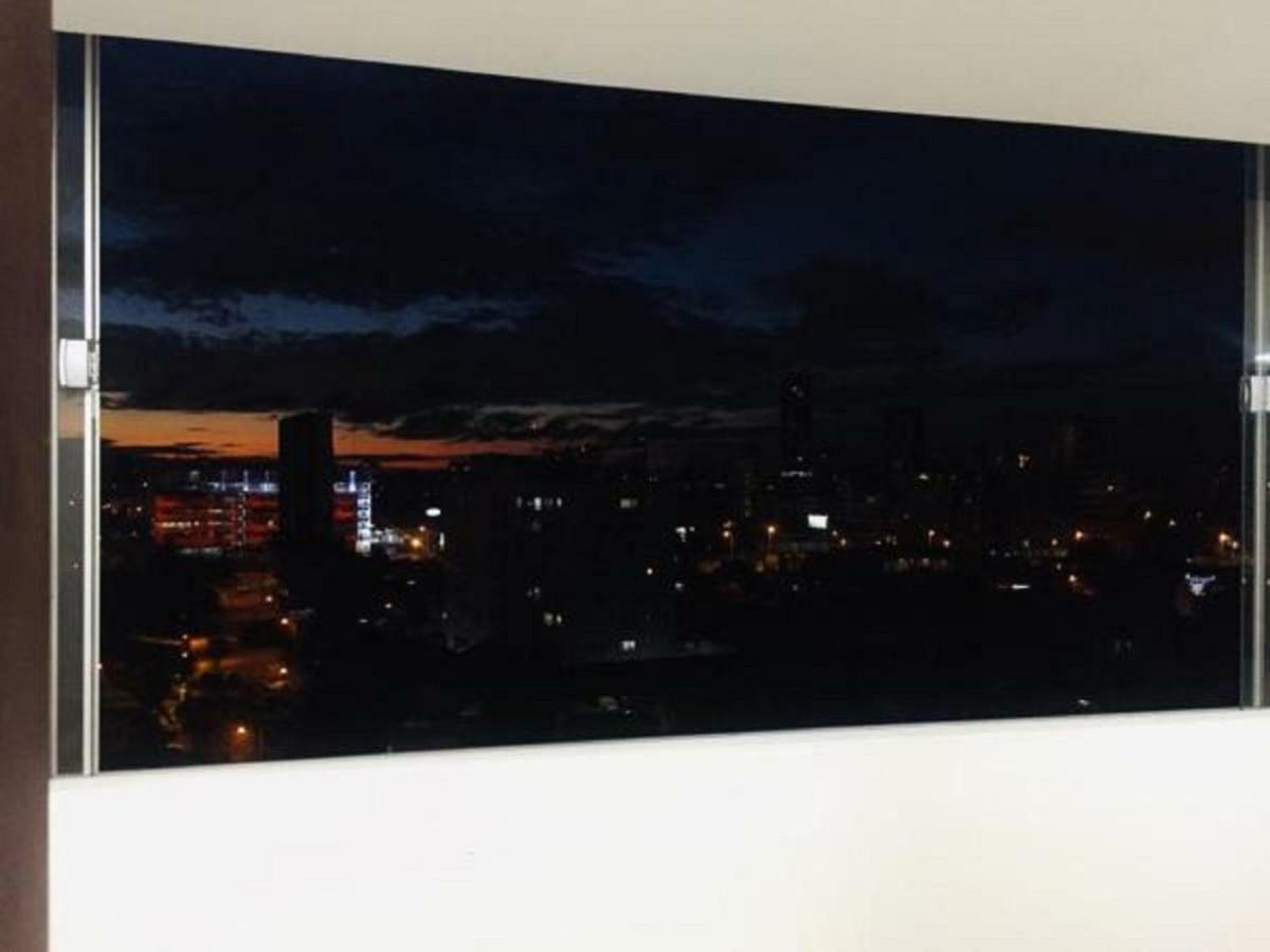 Hermoso y Único Apartamento Moderno, en pleno centro de Santa Cruz, con Netflix Wi-Fi de 60 MB, Estacionamiento Gratis y AC en todos los ambientes Santa Cruz de La Sierra Exterior foto